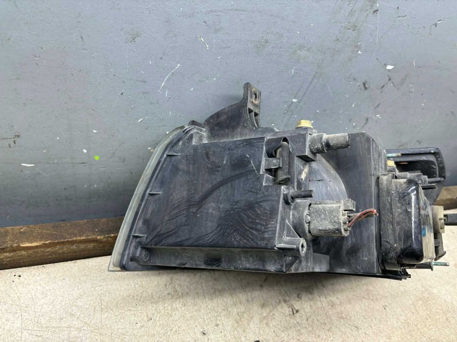 Lampa Prawy Przód Prawa Przednia Ford Transit MK6 00->06