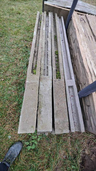 Słupki betonowe  na 3 płyty