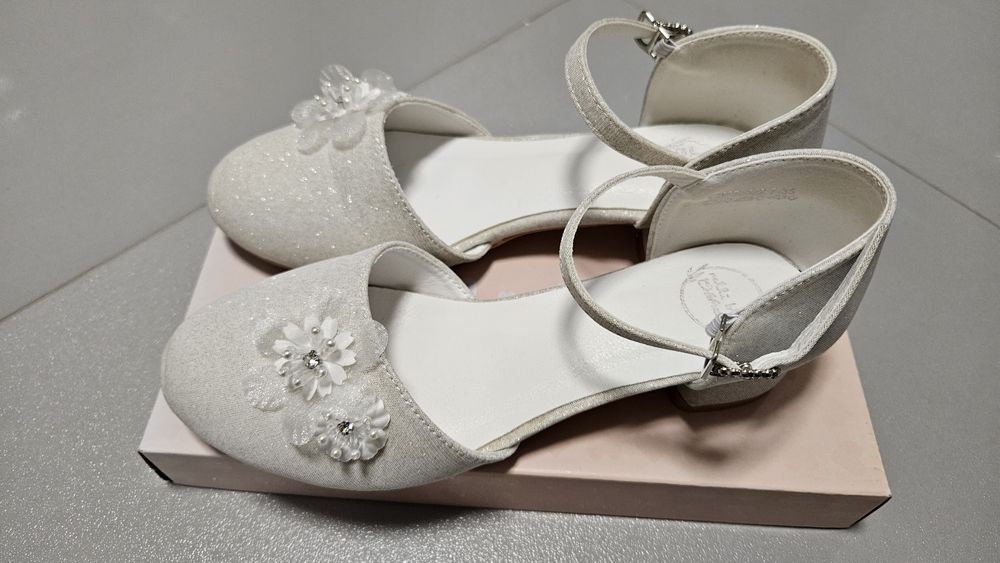 BUTY komunijne złamana biel/ecru 35
35