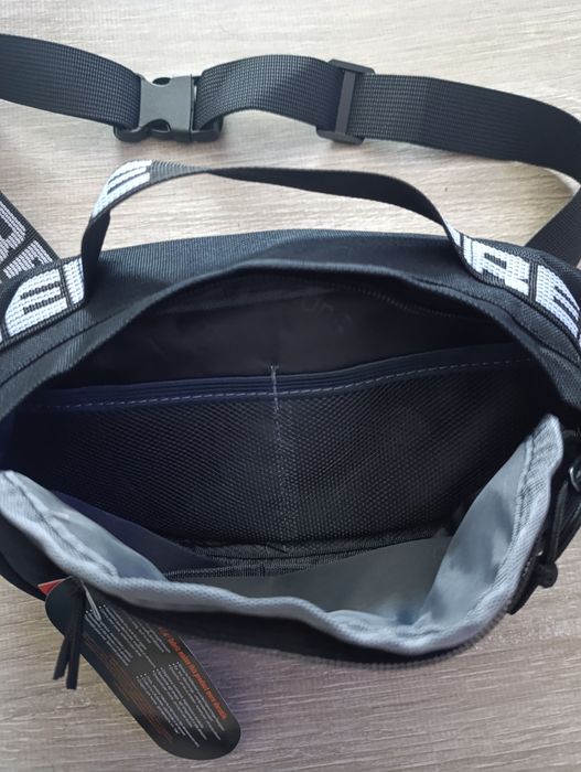 Bolsa preta Supreme