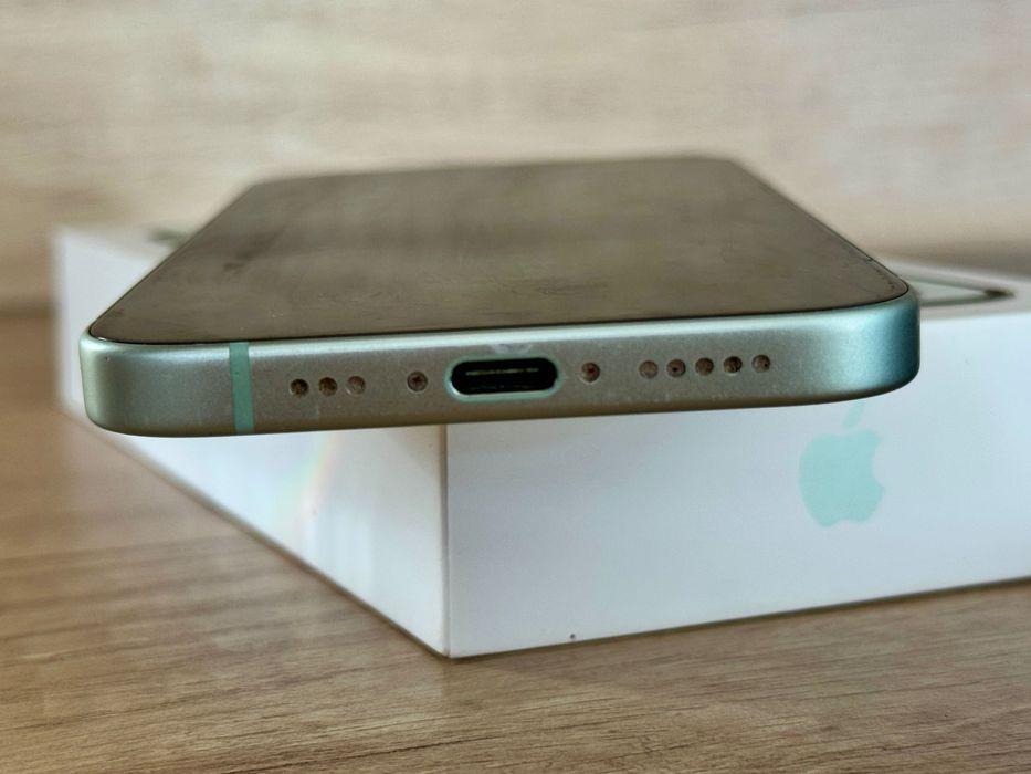 iPhone 15 green 128 GB idealny