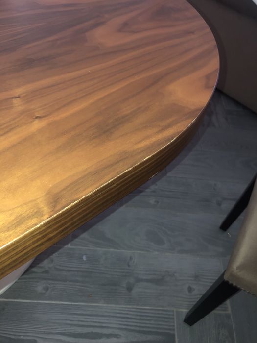 Mesa de jantar de Madeira