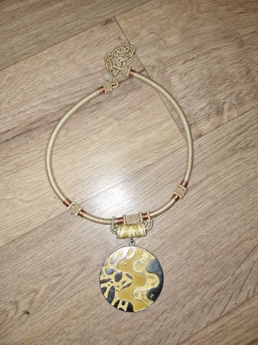 Продам украшения  ,  бусы,