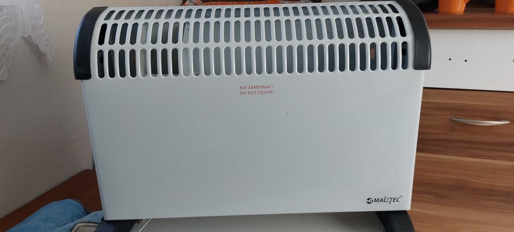 Grzejnik z regulacją i nadmuchem