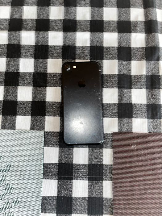 iPhone 7 (потертий)