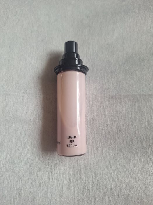 YSL serum rozświetlające