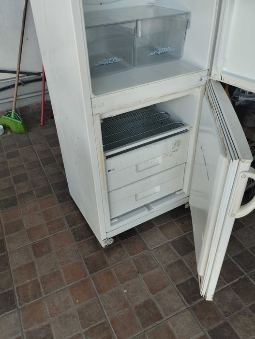 Frigorífico 2 em 1 frigorífico e arca