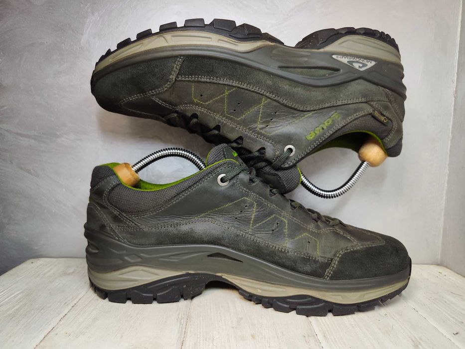 - Lowa Toro II Gore-Tex