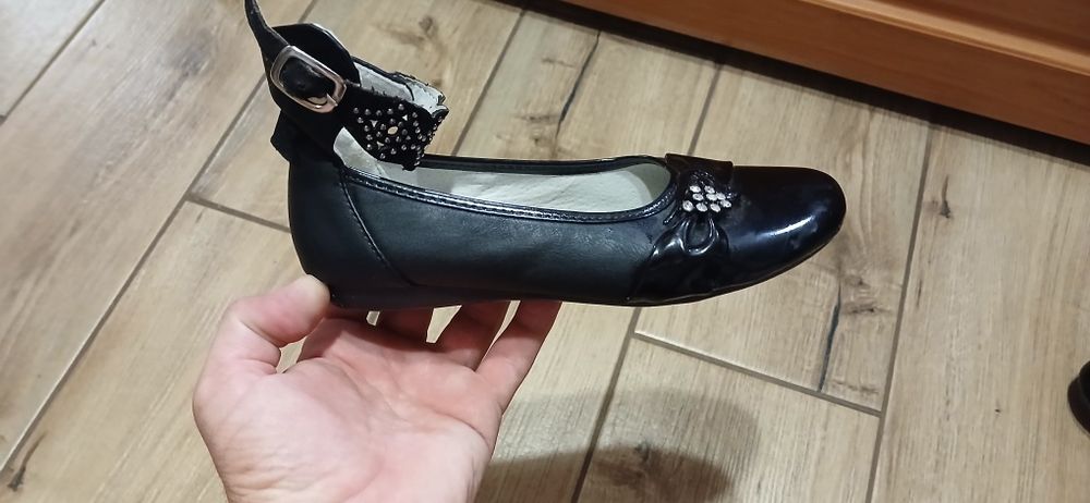 Туфлі на дівчинку