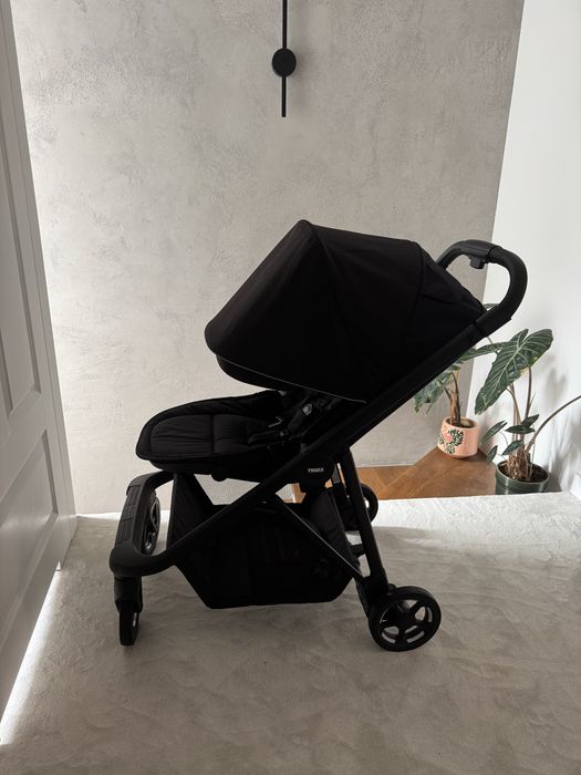Wózek spacerowy Thule Shine