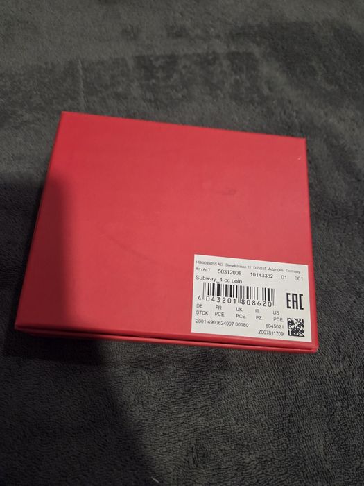 Meski czarny portfel Hugo Boss