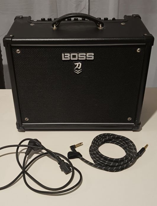 Guitarra Fender Squier Telecaster + Amplificador Boss Katana 50