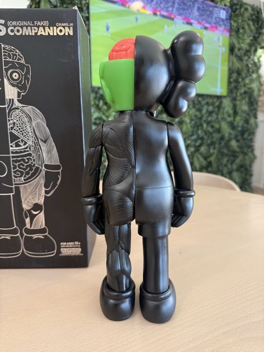 Boneco Kaws 37Cm