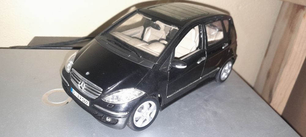 Miniaturas 1/18 sem caixa