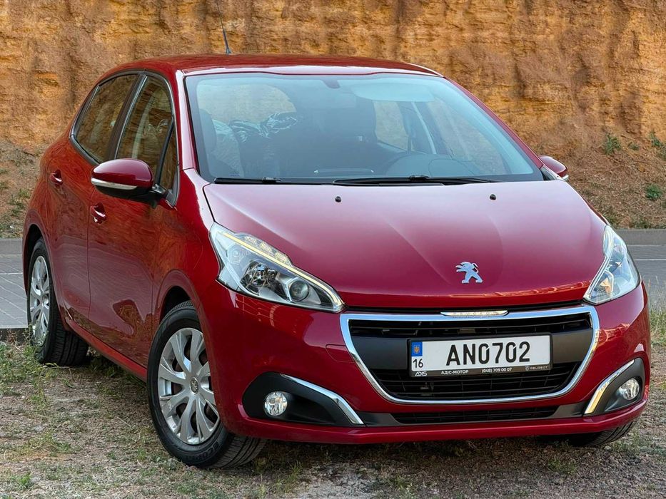 Peugeot 208 2017 1.2 бензин/автомат