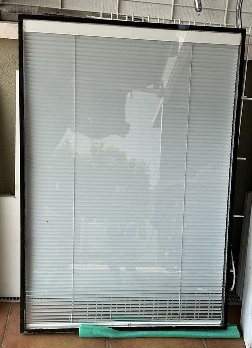 Vidro duplo/Estore cinza