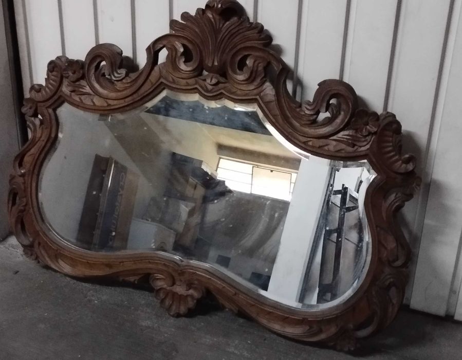 Credencia com espelho