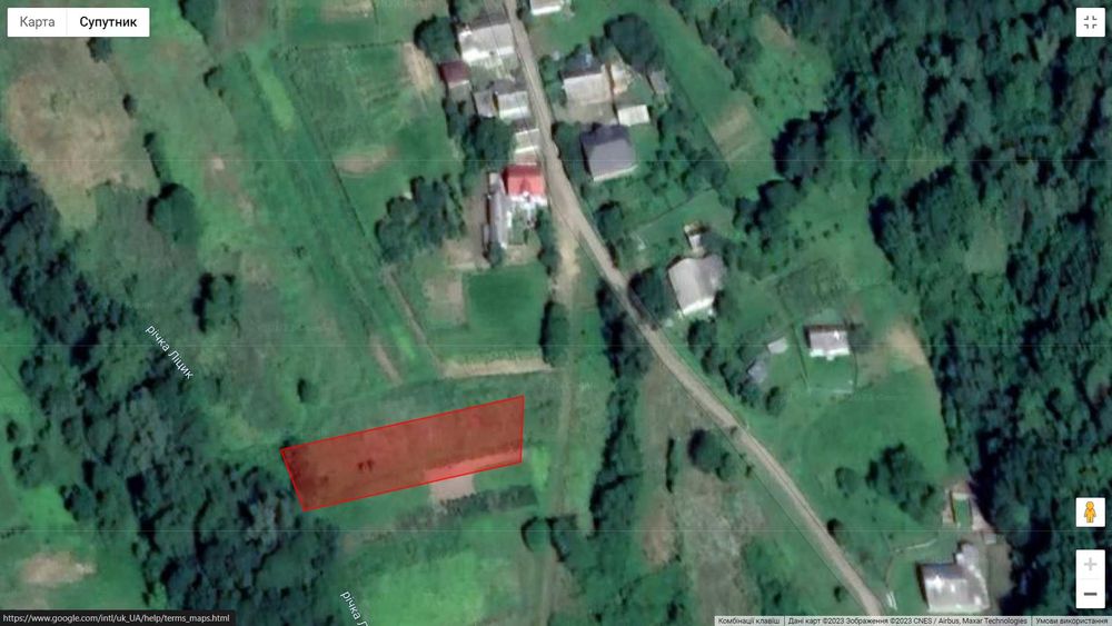 Земельна ділянка з фундаментом