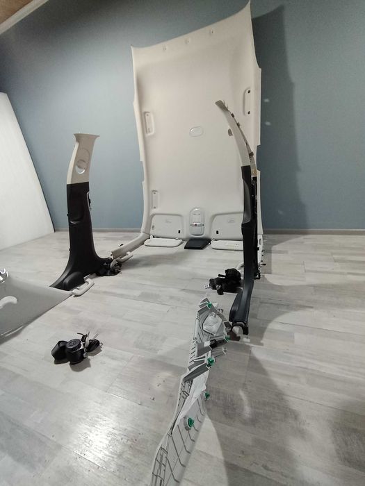 Салон Hyundai Ioniq 5,потолок, козырьки,стойки,ремни фонарь ионик 5