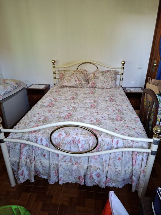 Cama Casal em Ferro