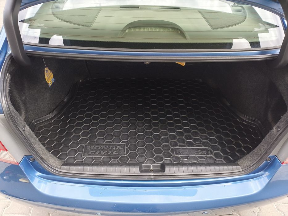 Honda civic 4d Hybrid 8 покоління 1.3 i-Vtec IMA