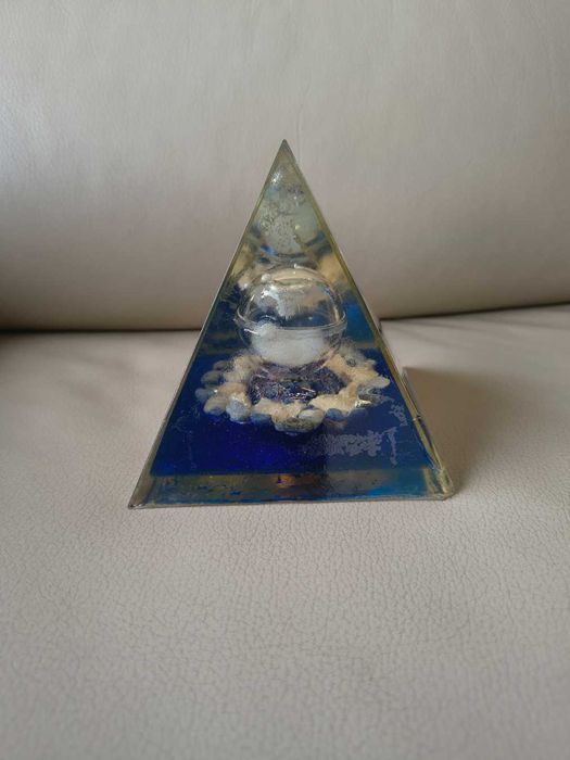 Pirâmide de Orgonite - Harmonização Energética e Proteção