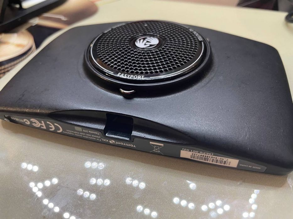 Навігатор Tomtom XXL Canada 310