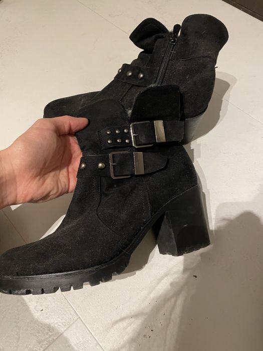 Kozaki krotkie czarne o