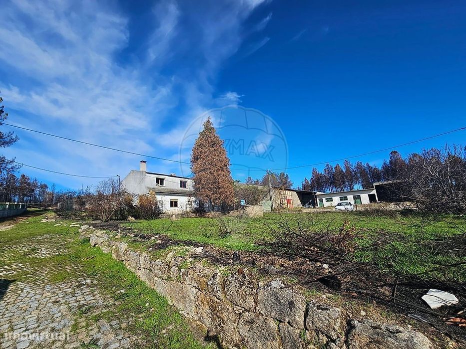 Moradia T4 para venda — Sernancelhe E Sarzeda, Viseu