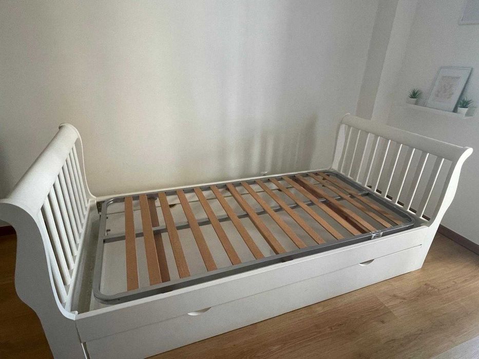 Cama Solteiro em ótimo estado