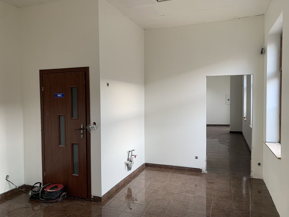 Wynajmę lokal użytkowy centrum Janowca Wlkp 23 m2 ,37 m2 ,60 m2