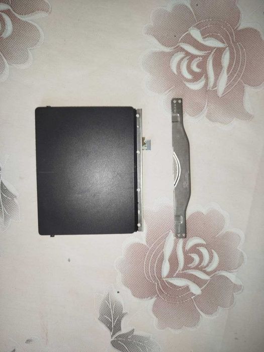 РОЗБОРКА Dell INSPIRON 5570 ( P75F001) intel core i3, redeon grafic