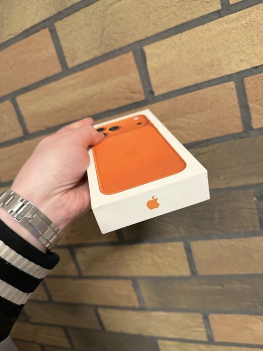 Apple iPhone 17 Pro Max 256Gb. (Cosmic Orange)