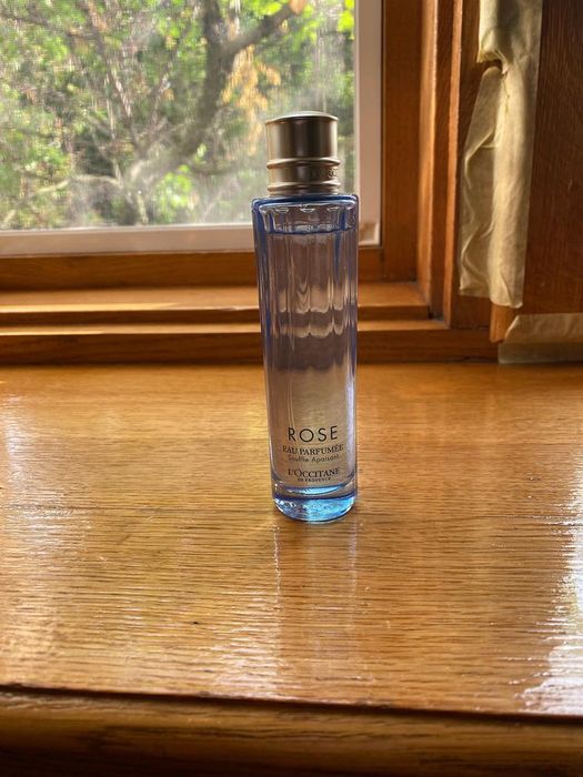 Продам парфюмированую воду Loccitane