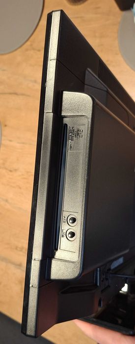 Telewizor  monitor 22 cale Led z wbudowanym  dvd scansonic