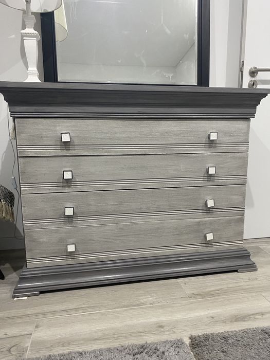 Vendo comoda quarto restaurada