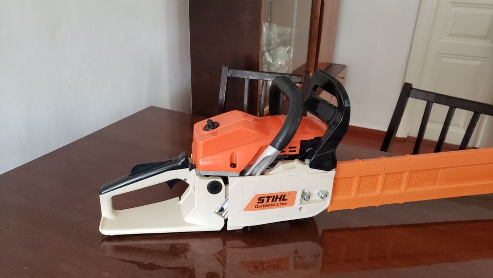 Продам бензопилу