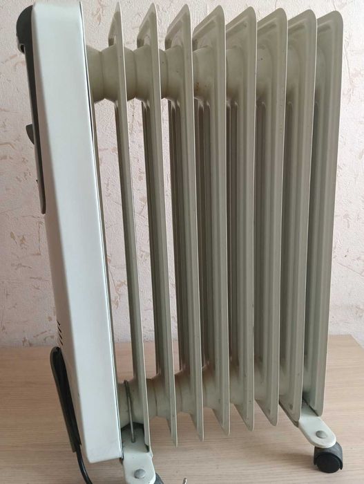 Радіатор масляний Binatone в гарному стані