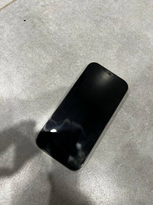 Продам айфон 16 Про заблокований