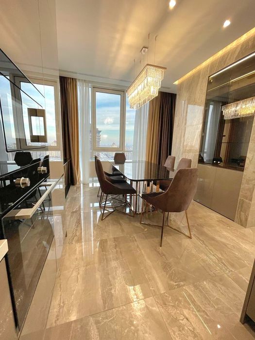 Апартаменты, 22 эт  Вид на Днепр. Панорамные окна в пол. Смарт плаза