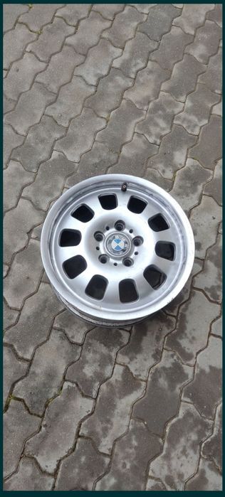Jantes carro 15 e 16 conforme fotografias