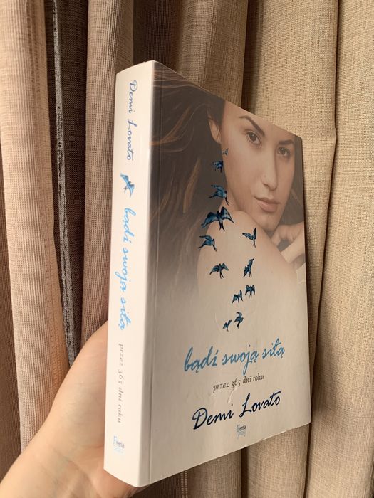 Książka „bądź swoją siłą, przez 365 dni” Demi Lovato