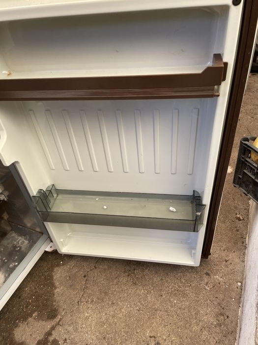 Mini  frigorífico antigo a trabalhar bem