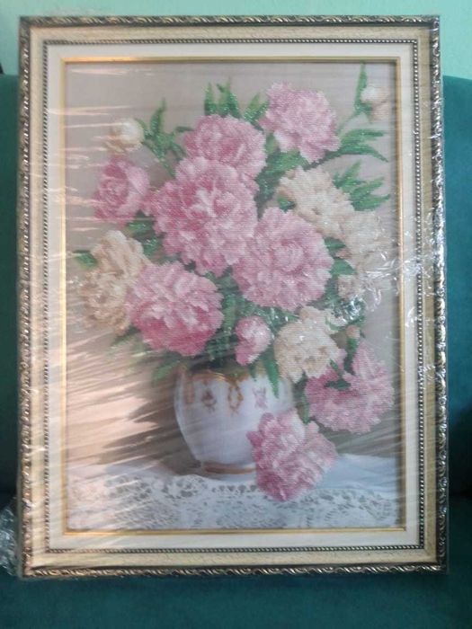 Картини вишиті бісером в рамках