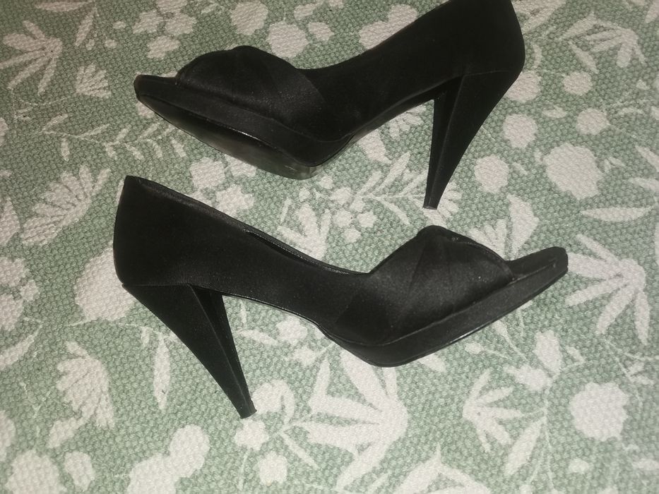 Sapatos cetim Zara pretos 37