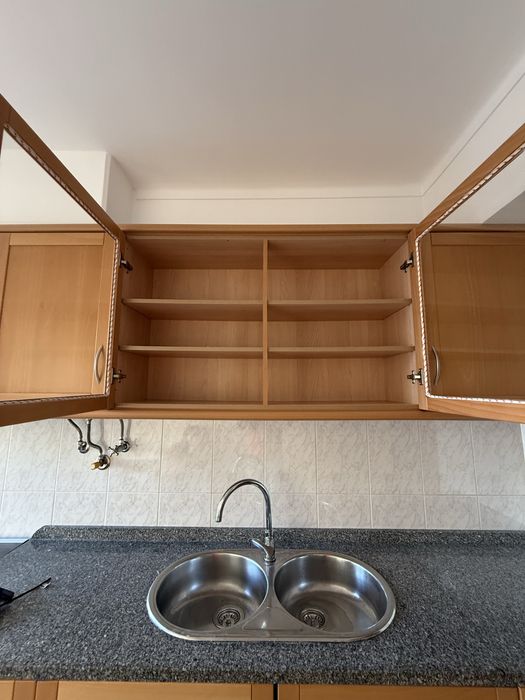 Cozinha Completa em Faia com Bancada em Granito | Como Nova