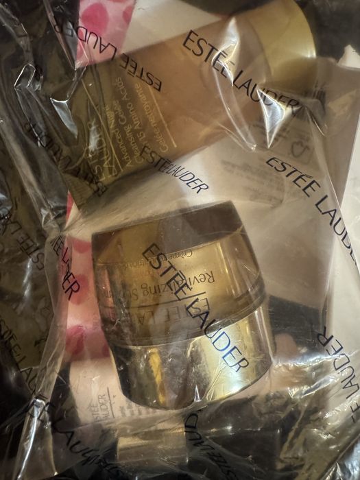 Estee Lauder kosmetyki zestaw plus kosmetyczka oryginalnie zapakowane
