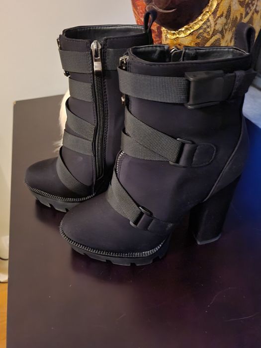Botas Novas senhora 37