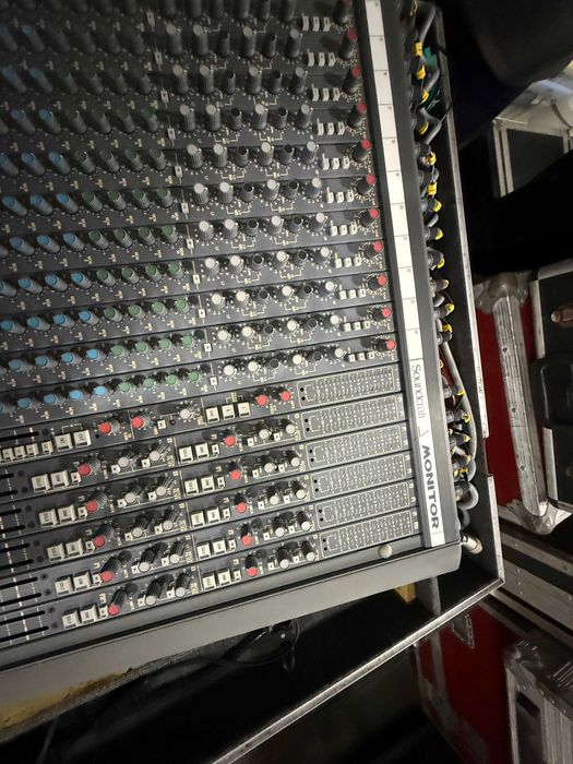 Mesa Mistura Soundcraft Delta Monitor