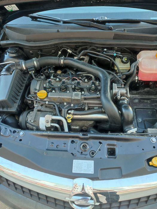 Opel Astra GTC 1.7cdti de 5 lugares